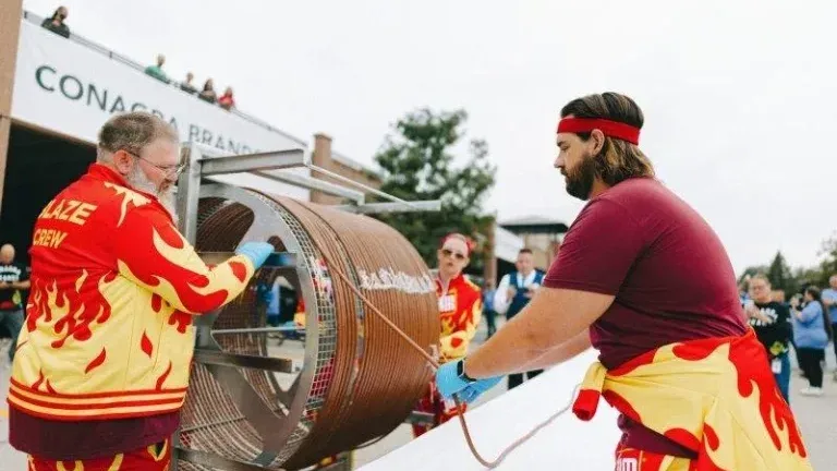 430 fot lange Slim Jim og 668 kilo pommes frites: Her er årets matrekorder