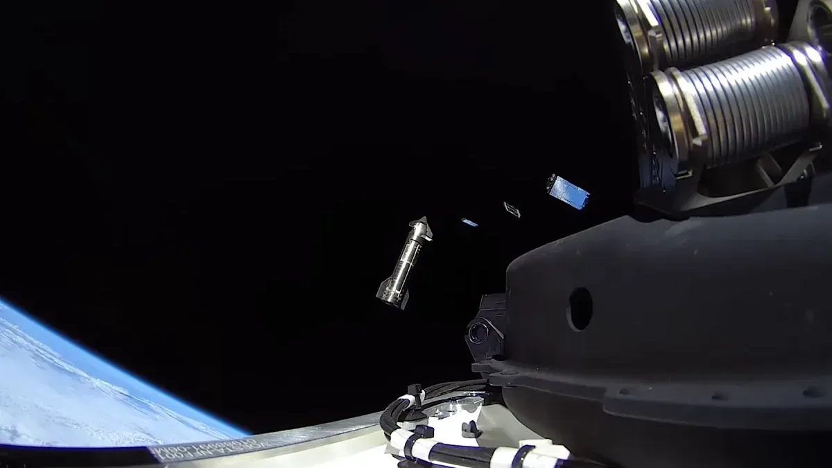 SpaceX ber satellittoperatører dele mer data etter farlige nærpasseringer