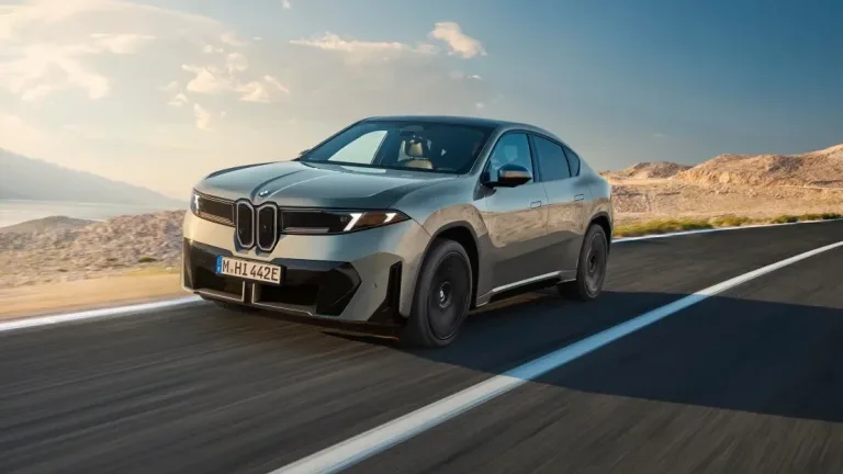 BMW iX4 skal få opptil 689 kilometers rekkevidde
