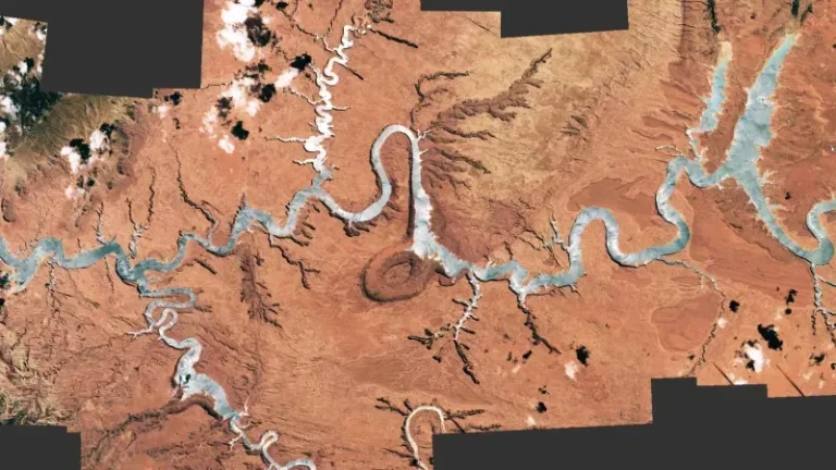 Astronautbilder får Lake Powell til å ligne en gigantisk sølvslange