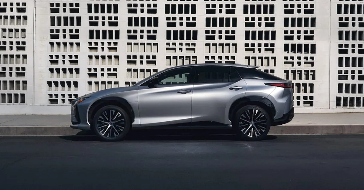2027 Lexus RZ får over 480 kilometers rekkevidde – starter under 50.000 dollar