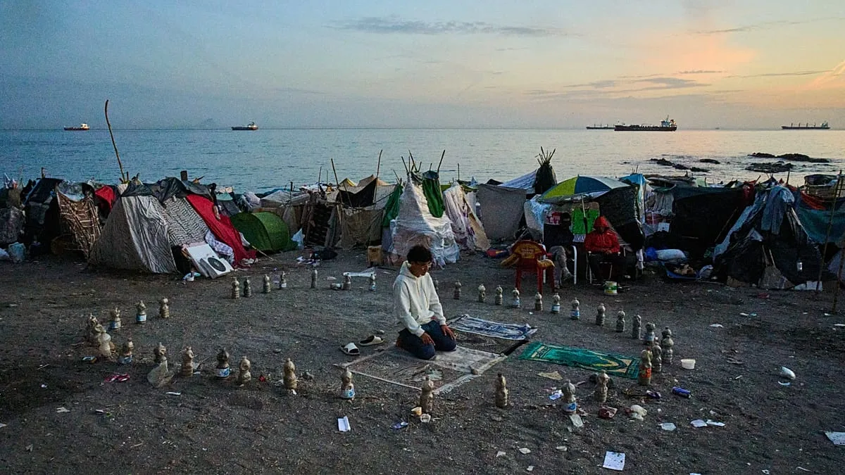 Spansk politi fjerner over 3.000 migranter fra strandleir i Ceuta