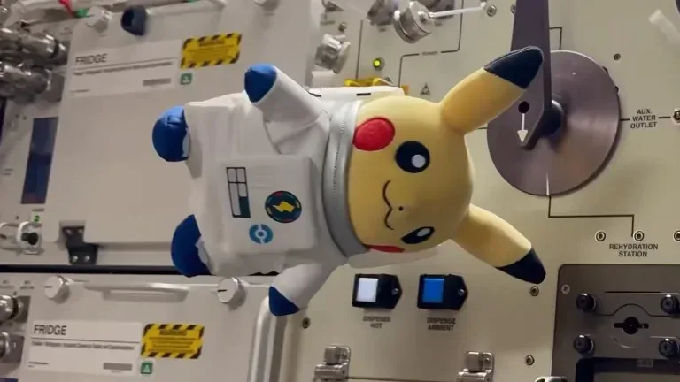 Pikachu på romstasjonstur med astronaut i ny ESA-video