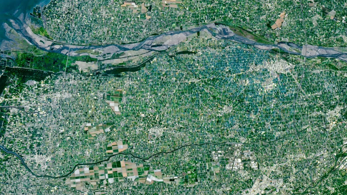 Satellittbilde viser Taiwans jordbruksland som en enorm, fargerik mosaikk