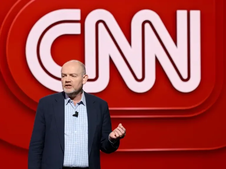 CNN vadītājs Marks Tompsons saglabās amatu pēc Paramount un Warner Bros. Discovery apvienošanās