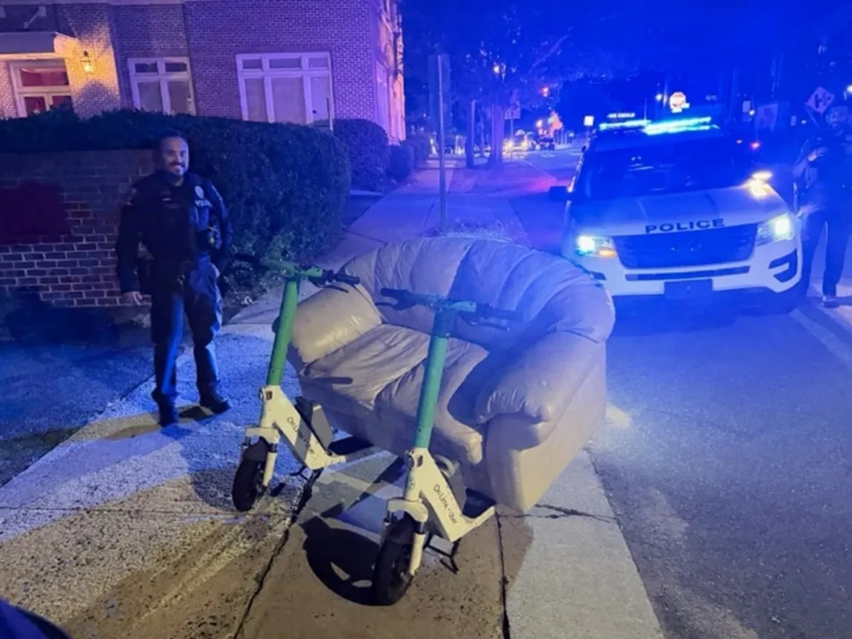 Politiet stanset to menn på elektrisk sofa i Charlotte