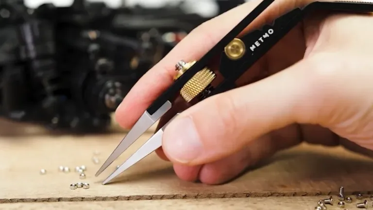 Metmo lanserer låsbar presisjonspinsett med 200 års garanti